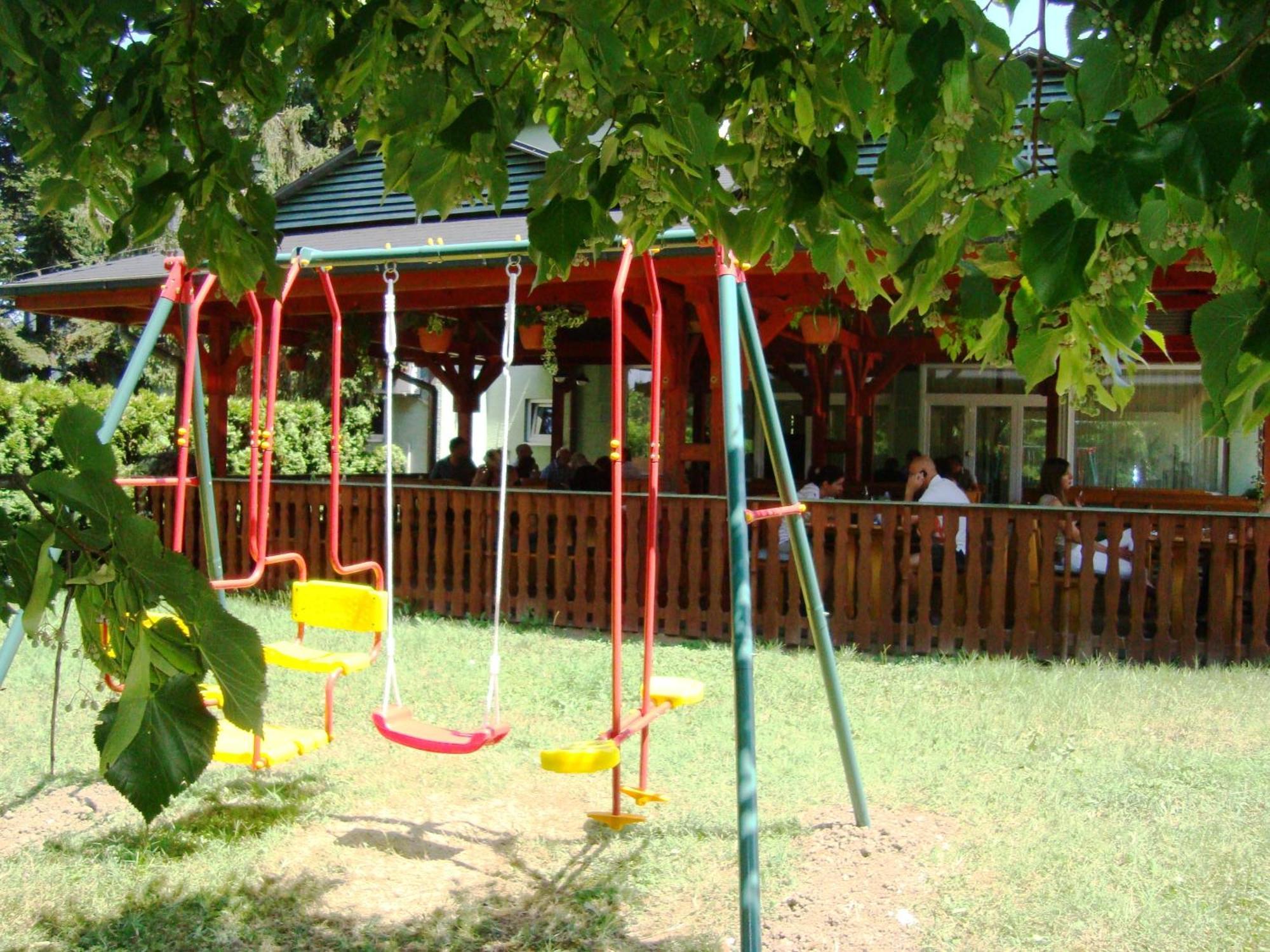 Motel Kod Bakija คาร์โลวัตส์ ภายนอก รูปภาพ